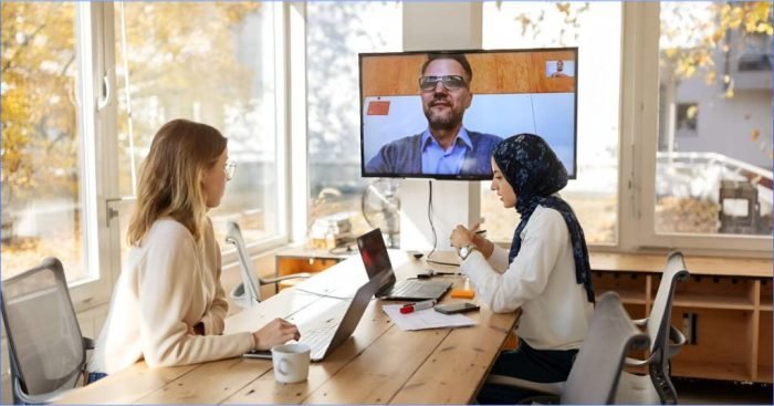 Smartphone conference calling